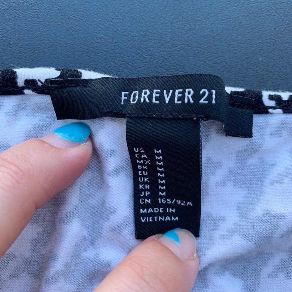 Crop top - Picture 2 of 2